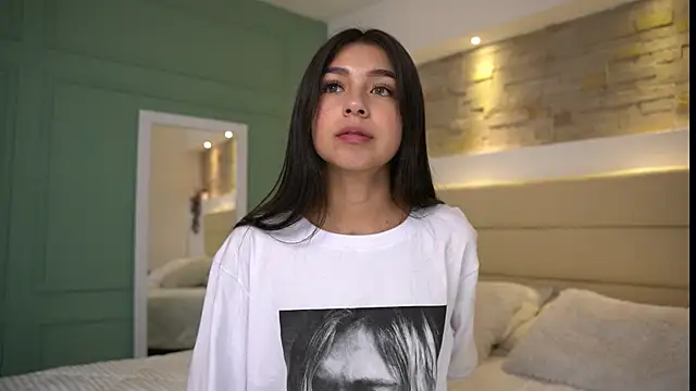 Snapshot of Ashley_Jones9 chatting on 03.01.25 Ashley Jones9 online show from 03.01.25