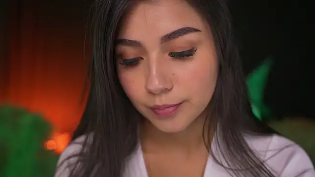 Snapshot of Ashley_Jones9 chatting on 10.28.25 Ashley Jones9 online show from 10.28.25