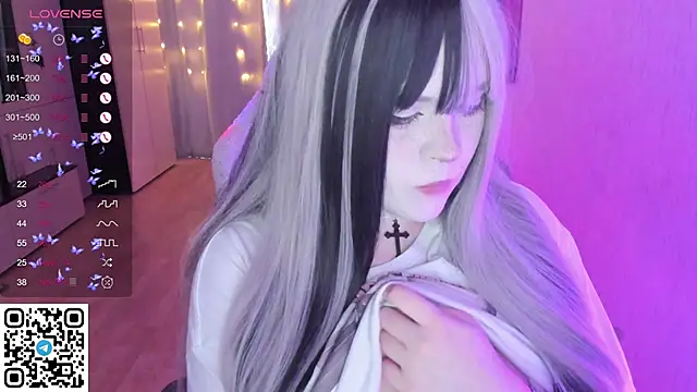 SelenaCute online show from 02.17.26