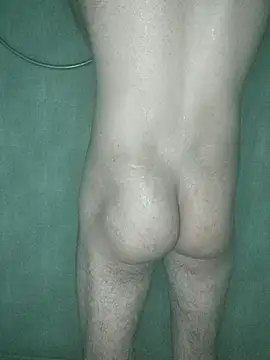 Snapshot of _Scorpion_ chatting on 11.30.25 Scorpion online show from 11.30.25