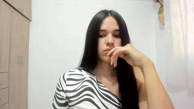 Hana Zurah online show from 10.29.25