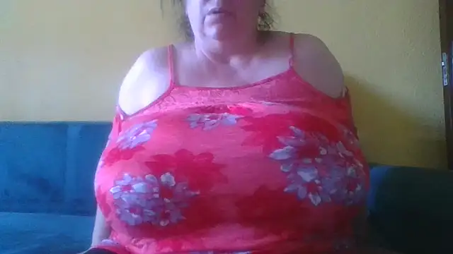 Snapshot of Nataliesbestjuggs chatting on 10.25.25 Nataliesbestjuggs online show from 10.25.25