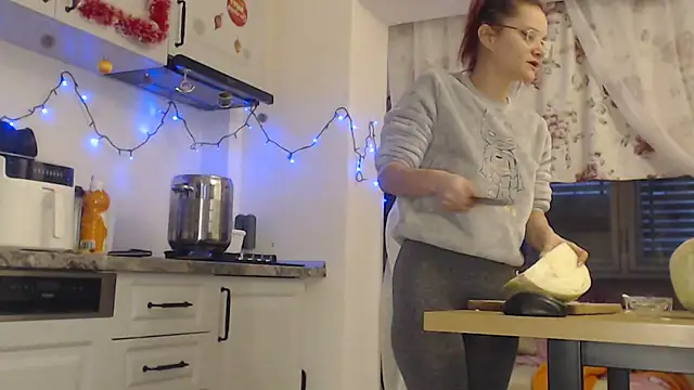 Snapshot of Tasty_Shape chatting on 02.02.25 Tasty Shape online show from 02.02.25