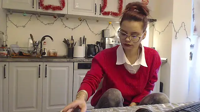 Snapshot of Tasty_Shape chatting on 02.18.25 Tasty Shape online show from 02.18.25