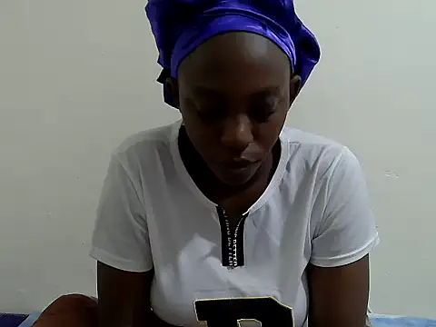 Snapshot of lizbela1 chatting on 11.15.25 lizbela1 online show from 11.15.25