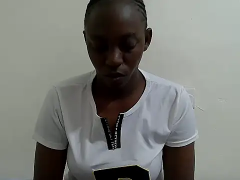 Snapshot of lizbela1 chatting on 12.02.25 lizbela1 online show from 12.02.25