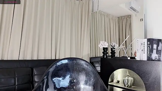 Snapshot of lvy-w chatting on 01.17.26 lvy-w online show from 01.17.26