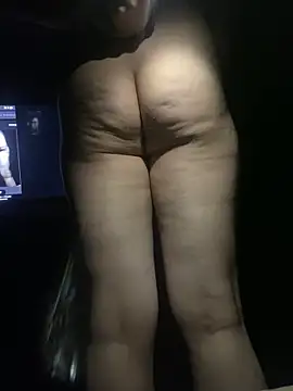 Snapshot of ft2022W chatting on 12.20.24 ft2022W online show from 12.20.24