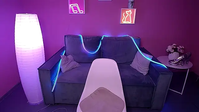 Snapshot of RikaRaily chatting on 12.04.24 RikaRaily online show from 12.04.24