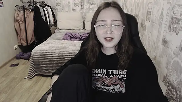 Snapshot of AmeliaKamishiro chatting on 12.19.24 AmeliaKamishiro online show from 12.19.24