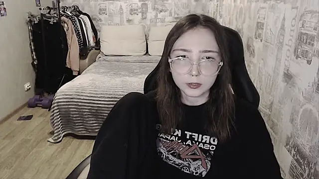 Snapshot of AmeliaKamishiro chatting on 12.21.24 AmeliaKamishiro online show from 12.21.24