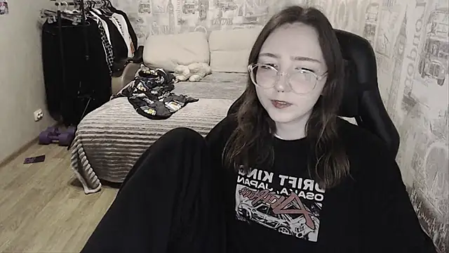 Snapshot of AmeliaKamishiro chatting on 12.23.24 AmeliaKamishiro online show from 12.23.24