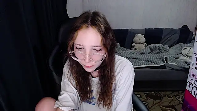 Snapshot of AmeliaKamishiro chatting on 10.05.25 AmeliaKamishiro online show from 10.05.25