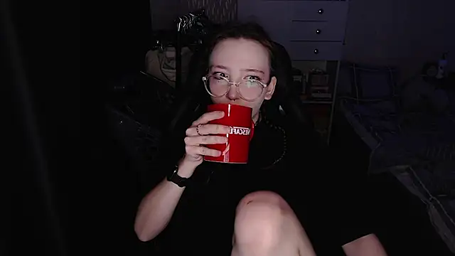 AmeliaKamishiro online show from 11.17.25