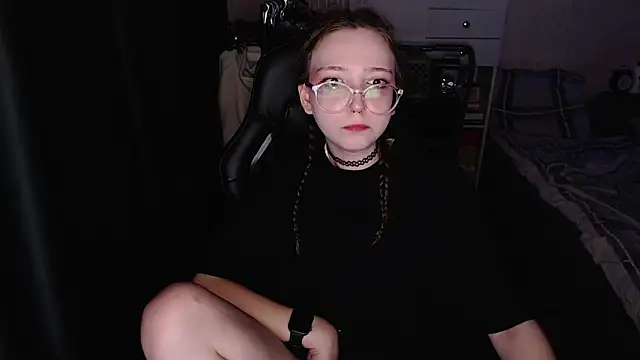 AmeliaKamishiro online show from 11.18.25