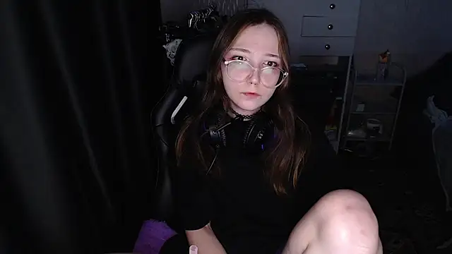 AmeliaKamishiro online show from 12.20.25