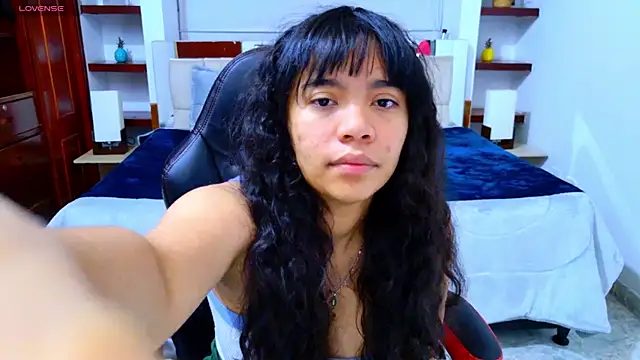 laureentt  online show from 11.19.25