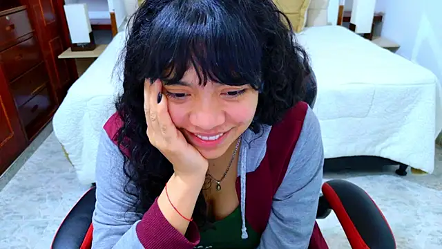 laureentt  online show from 12.17.25