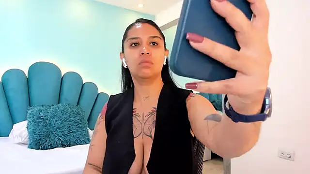 sharlott18 online show from 02.12.26