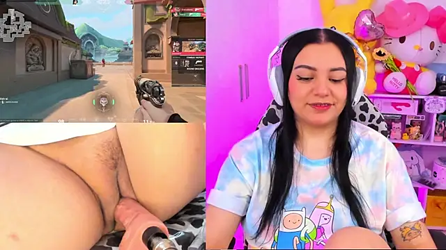 Snapshot of cinna_monroll chatting on 12.27.24 cinna monroll online show from 12.27.24