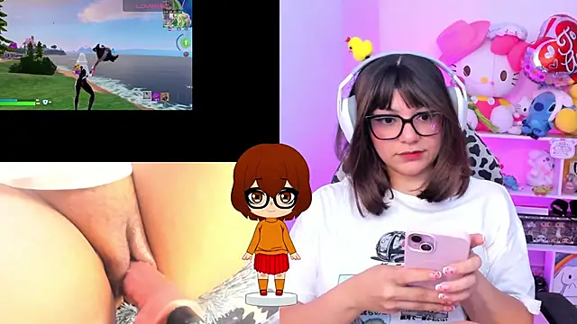 Snapshot of cinna_monroll chatting on 10.08.25 cinna monroll online show from 10.08.25