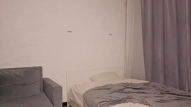 Ashley-Urban online show from 09.12.25