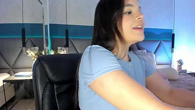 IsabellaAllen online show from 02.13.25