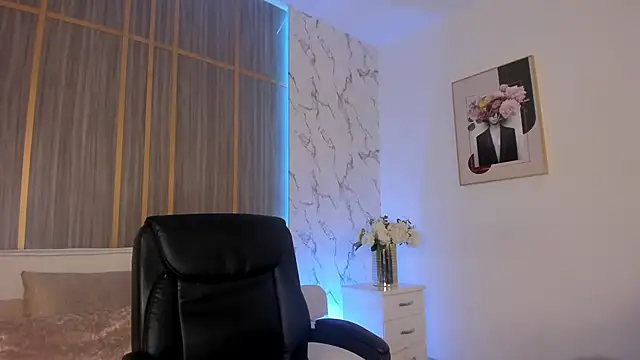 IsabellaAllen online show from 11.19.25