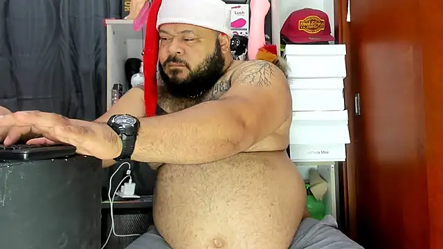 Latino bigcock online show from 12.31.24