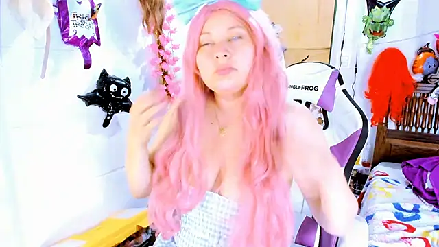 SofiaOlivares online show from 10.13.25