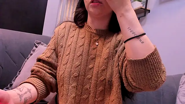 Eva Macalliter online show from 11.08.25