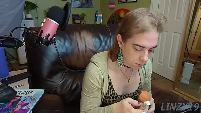 Snapshot of Linzy_19 chatting on 03.20.25 Linzy 19 online show from 03.20.25