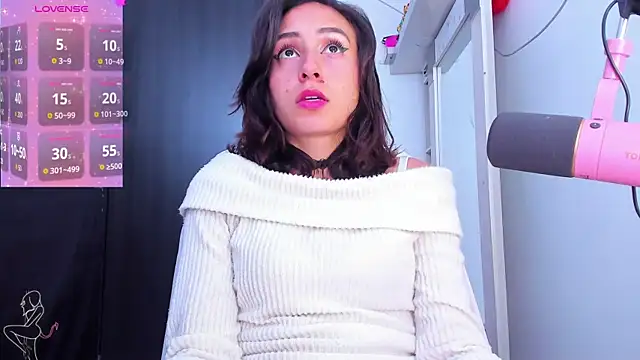 lunacandyy13 online show from 12.22.25