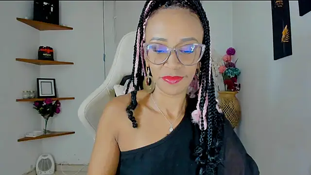 Snapshot of ScarlettMalbec chatting on 01.13.25 ScarlettMalbec online show from 01.13.25