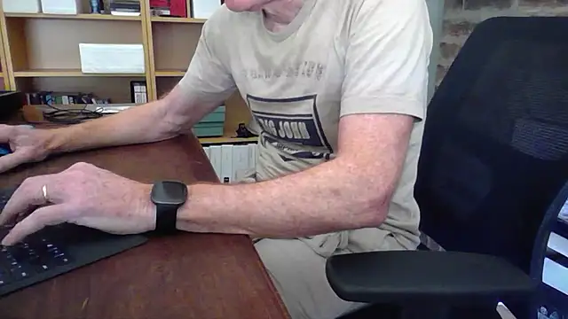 Snapshot of jiggy77777 chatting on 02.24.25 jiggy77777 online show from 02.24.25