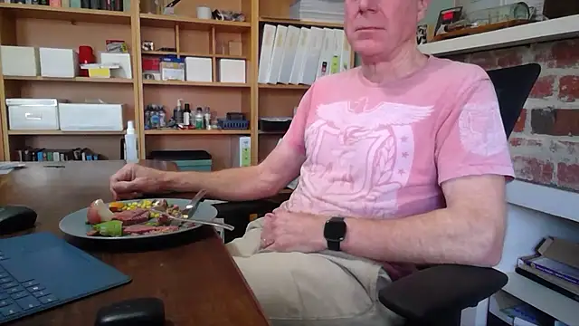 Snapshot of jiggy77777 chatting on 10.15.25 jiggy77777 online show from 10.15.25