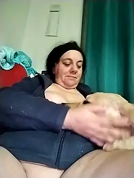 Snapshot of BustyBabyOfficial chatting on 12.07.24 BustyBabyOfficial online show from 12.07.24