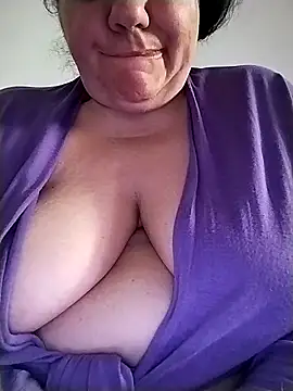 Snapshot of BustyBabyOfficial chatting on 01.23.25 BustyBabyOfficial online show from 01.23.25