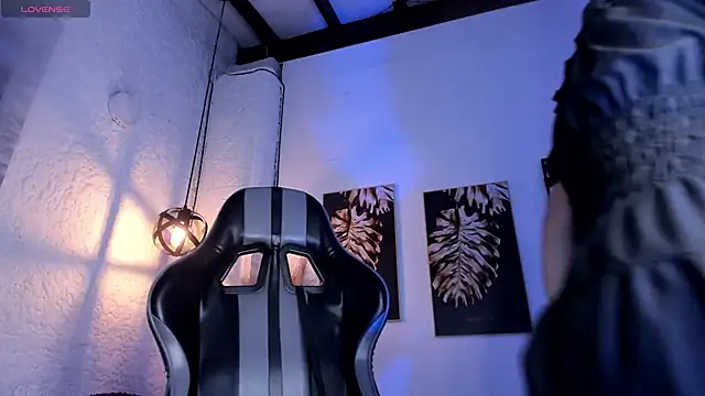 Snapshot of Alizon_1 chatting on 09.30.25 Alizon 1 online show from 09.30.25