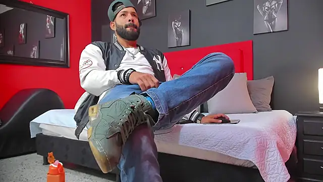 Thiagogomez online show from 03.13.25