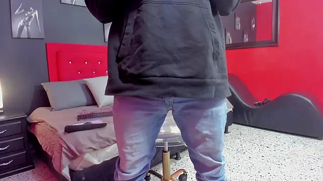 Thiagogomez online show from 10.18.25