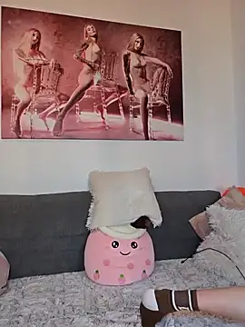 LessiaMia online show from 01.16.25