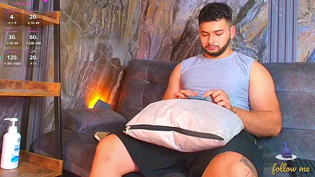 Snapshot of Andrew_Brown chatting on 02.12.25 Andrew Brown online show from 02.12.25