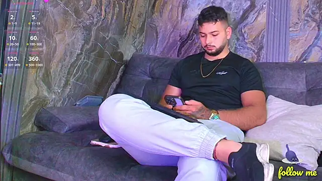 Snapshot of Andrew_Brown chatting on 03.10.25 Andrew Brown online show from 03.10.25