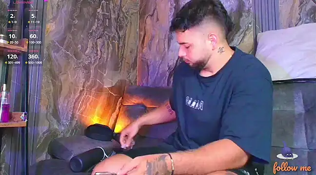 Snapshot of Andrew_Brown chatting on 03.11.25 Andrew Brown online show from 03.11.25