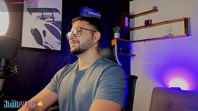 Snapshot of Andrew_Brown chatting on 10.10.25 Andrew Brown online show from 10.10.25