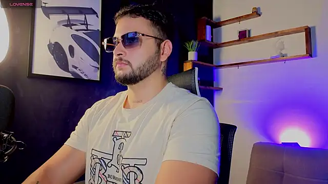 Snapshot of Andrew_Brown chatting on 10.13.25 Andrew Brown online show from 10.13.25