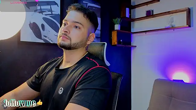 Snapshot of Andrew_Brown chatting on 10.22.25 Andrew Brown online show from 10.22.25