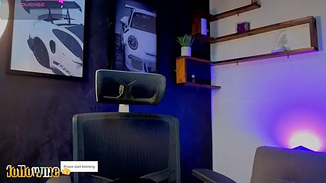 Snapshot of Andrew_Brown chatting on 10.26.25 Andrew Brown online show from 10.26.25