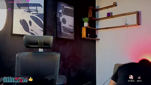 Snapshot of Andrew_Brown chatting on 10.29.25 Andrew Brown online show from 10.29.25